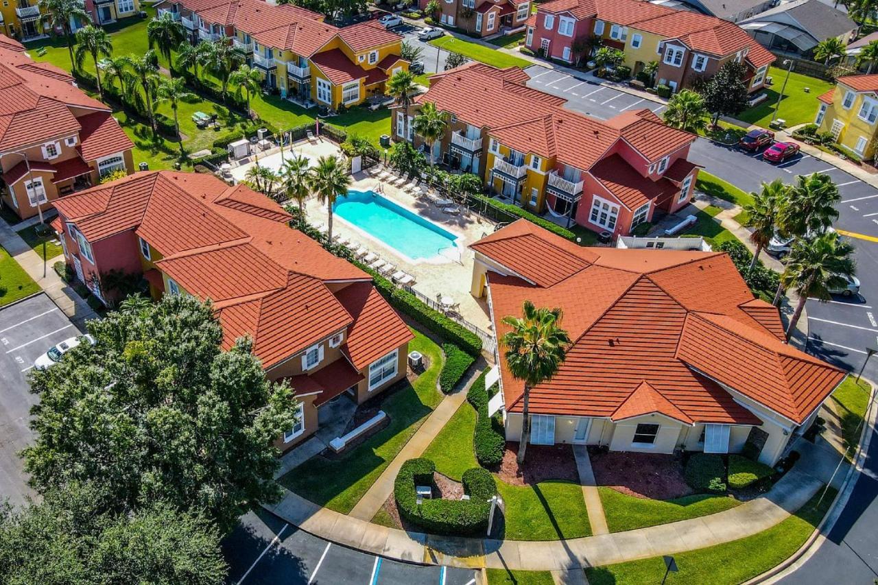 Breeze Vacation Townhome At Lake Berkley Resort Kissimmee Exterior photo